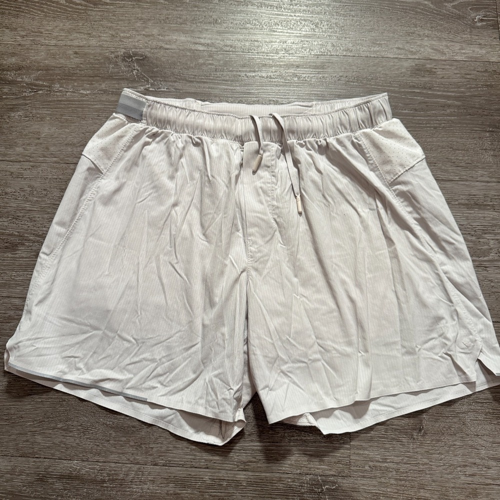 Lululemon Shorts Mens Large White License To Train 6" Running Pocket Lined Adult